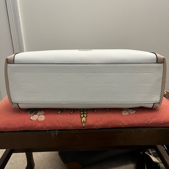 Kate Spade Jackson Medium Triple Compartment Shoulder Bag - white/tan/black - Picture 4 of 7